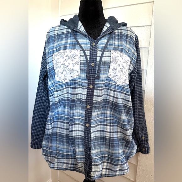 American Eagle Plaid Flannel Button up - Picture 1 of 3
